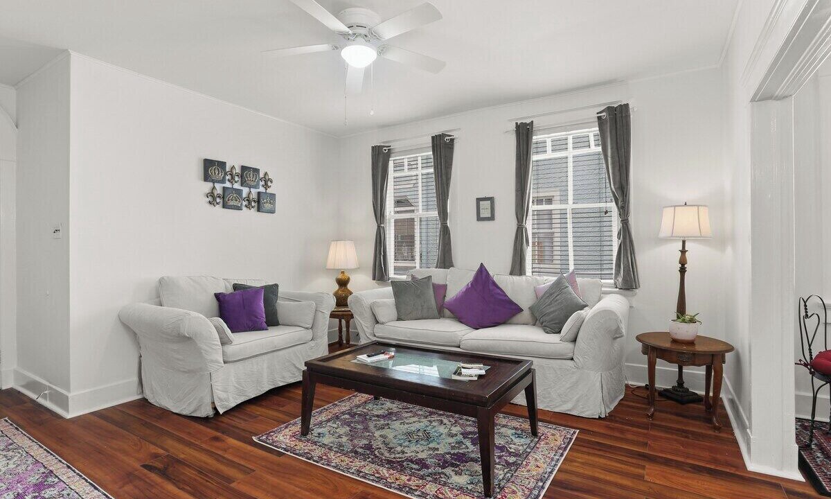 Photo of Livingroom in Uptown Historic District