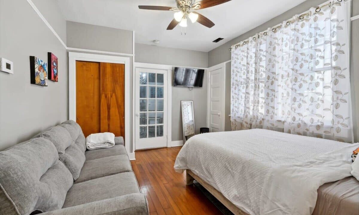 Photo of Bedroom in Mid-City