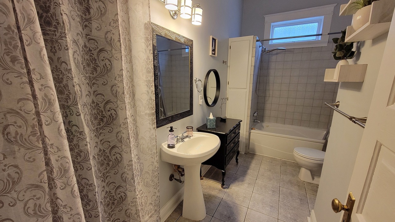 Photo of Bathroom in East Carrollton