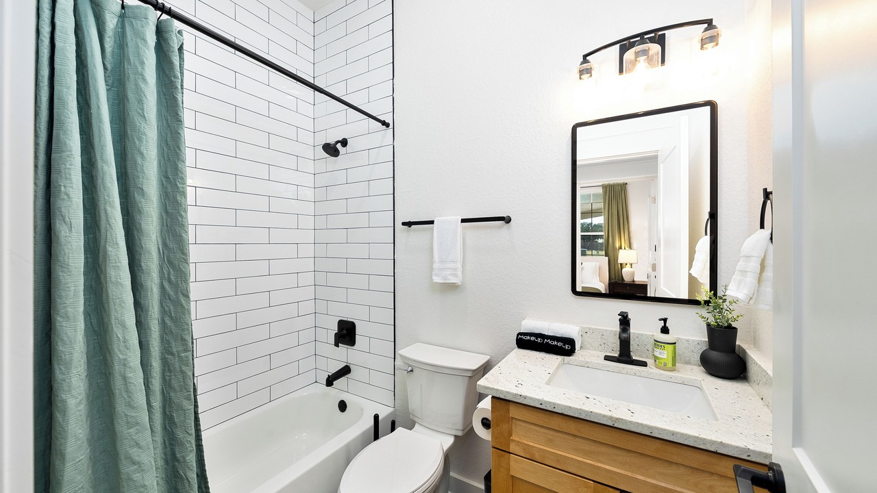 Photo of Bathroom in Oak Park - Northwood