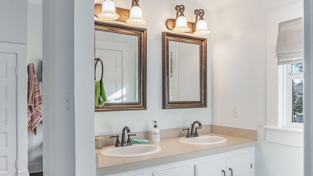 Photo of Bathroom in Fairfield Historic District