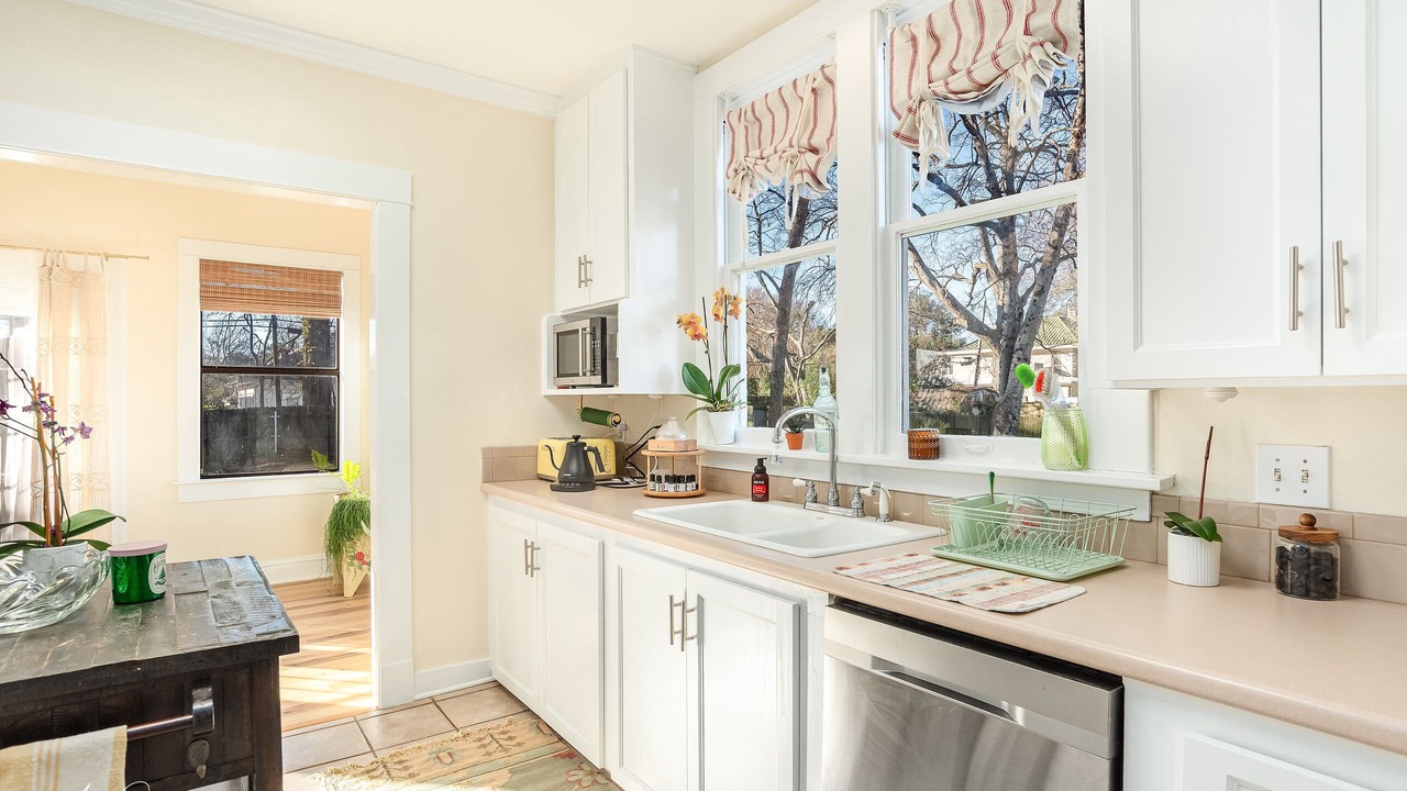 Photo of Kitchen in Fairfield Historic District
