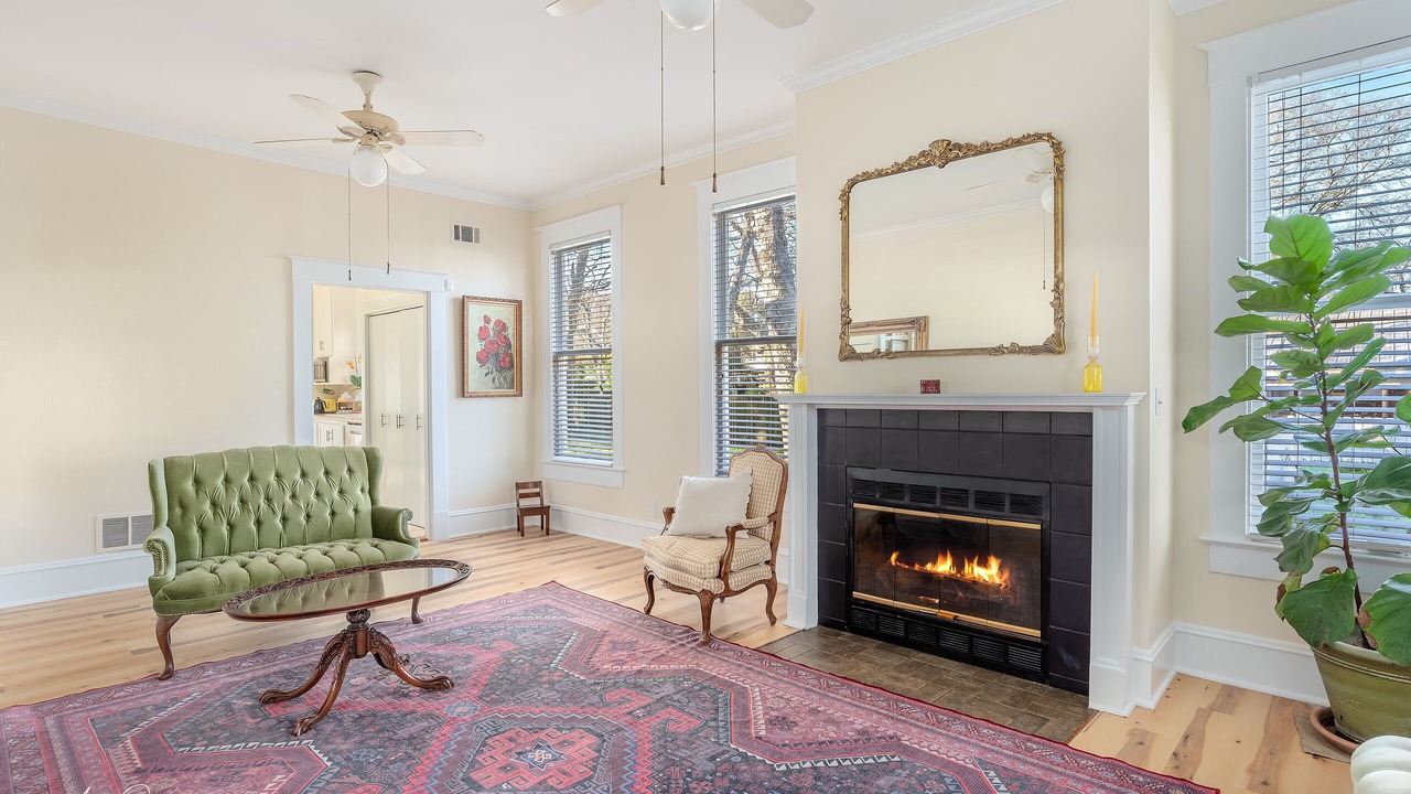 Photo of Livingroom in Fairfield Historic District