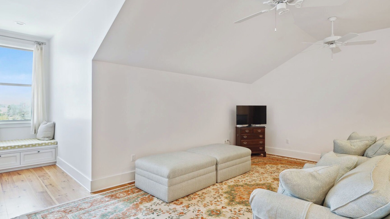 Photo of Livingroom in Barataria
