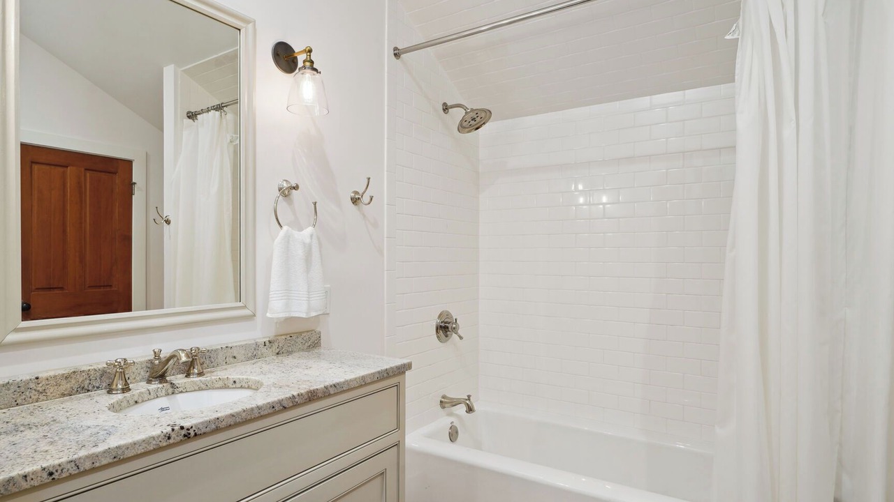 Photo of Bathroom in Barataria