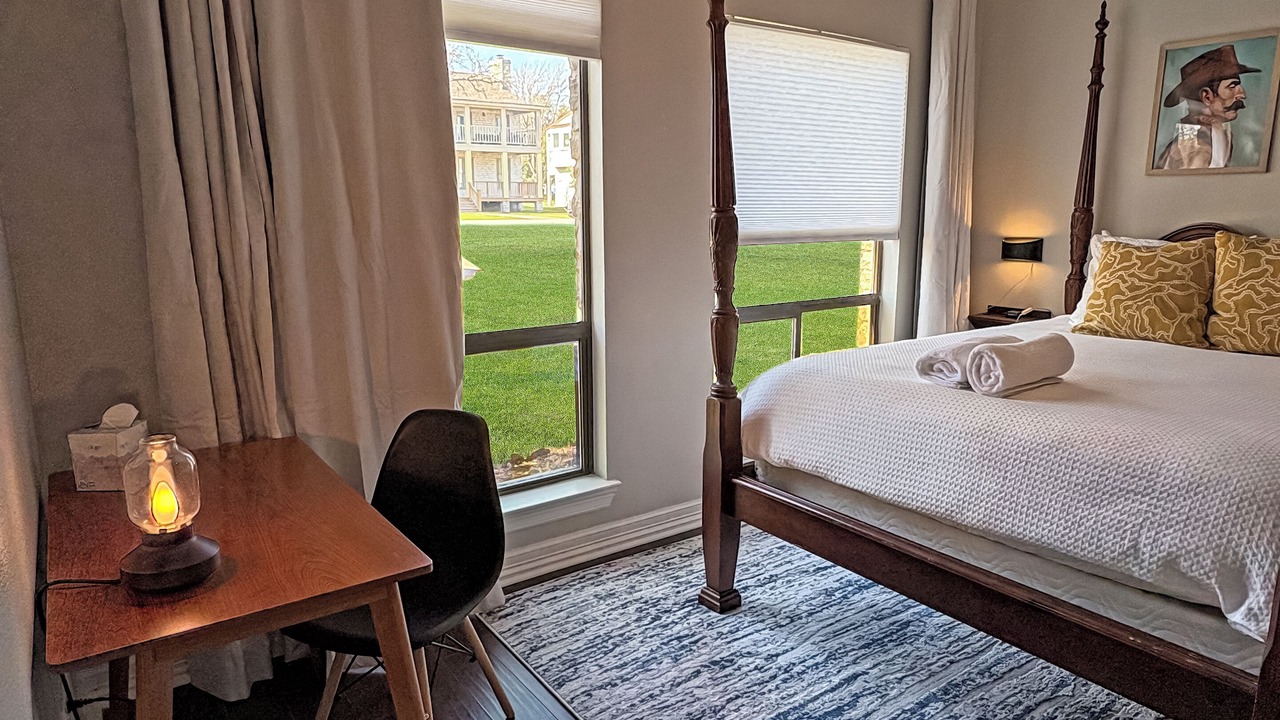Photo of Bedroom in Lakeway