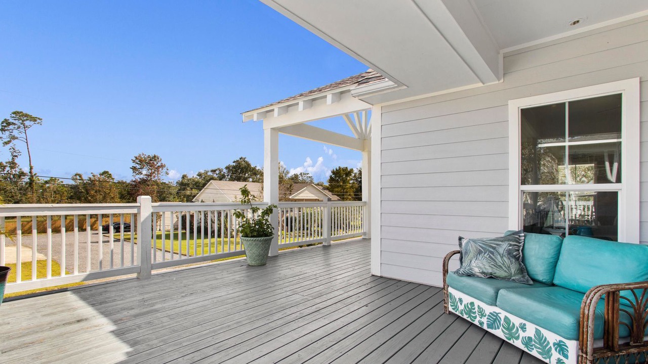 Photo of Patio Balcony in Henderson Point