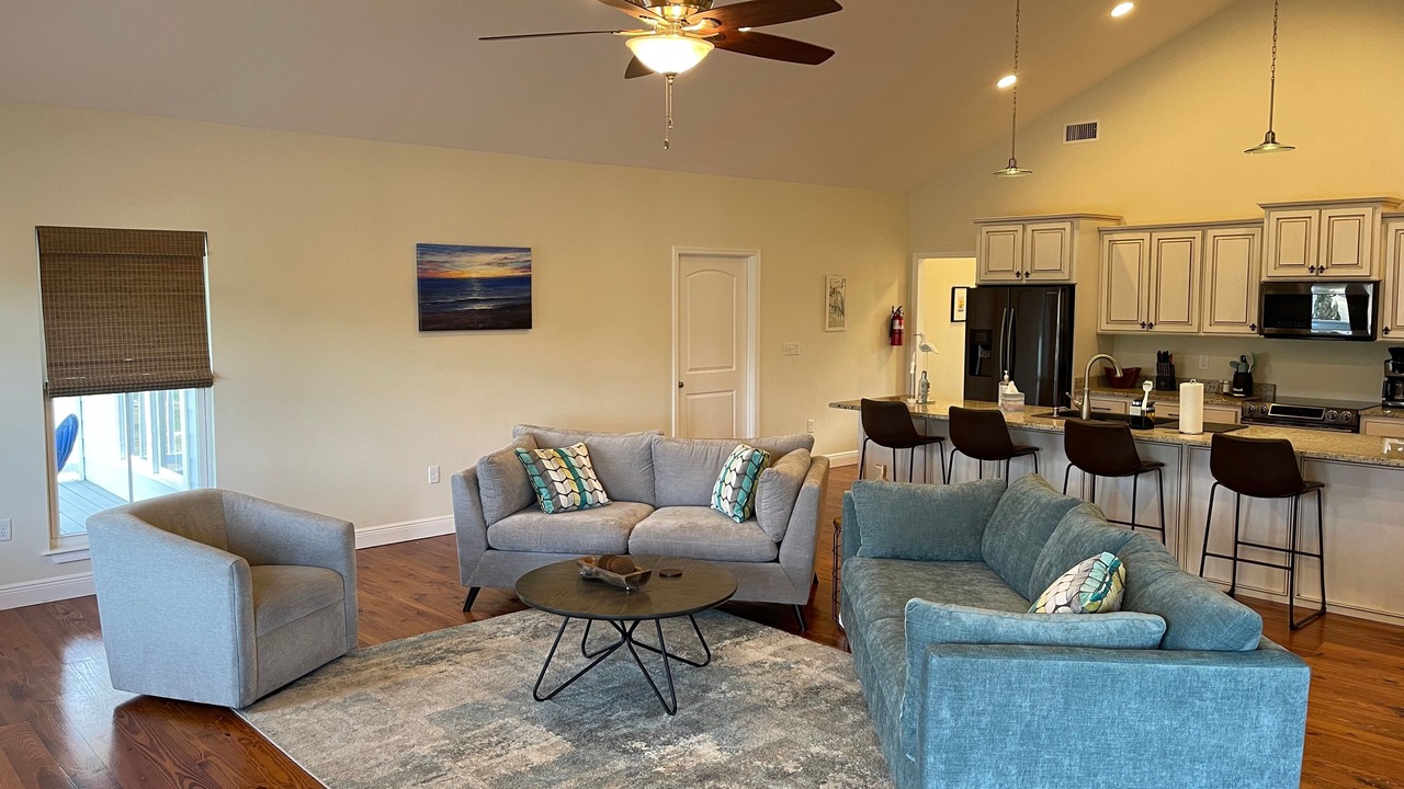 Photo of Livingroom in Henderson Point