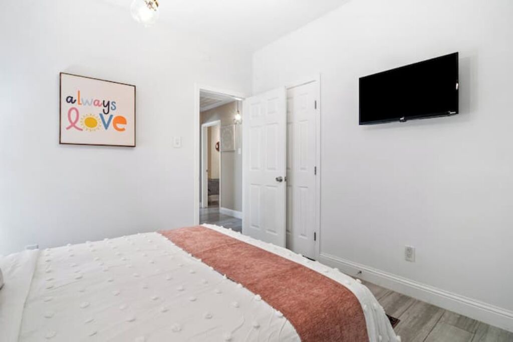 Photo of Bedroom in Clodine