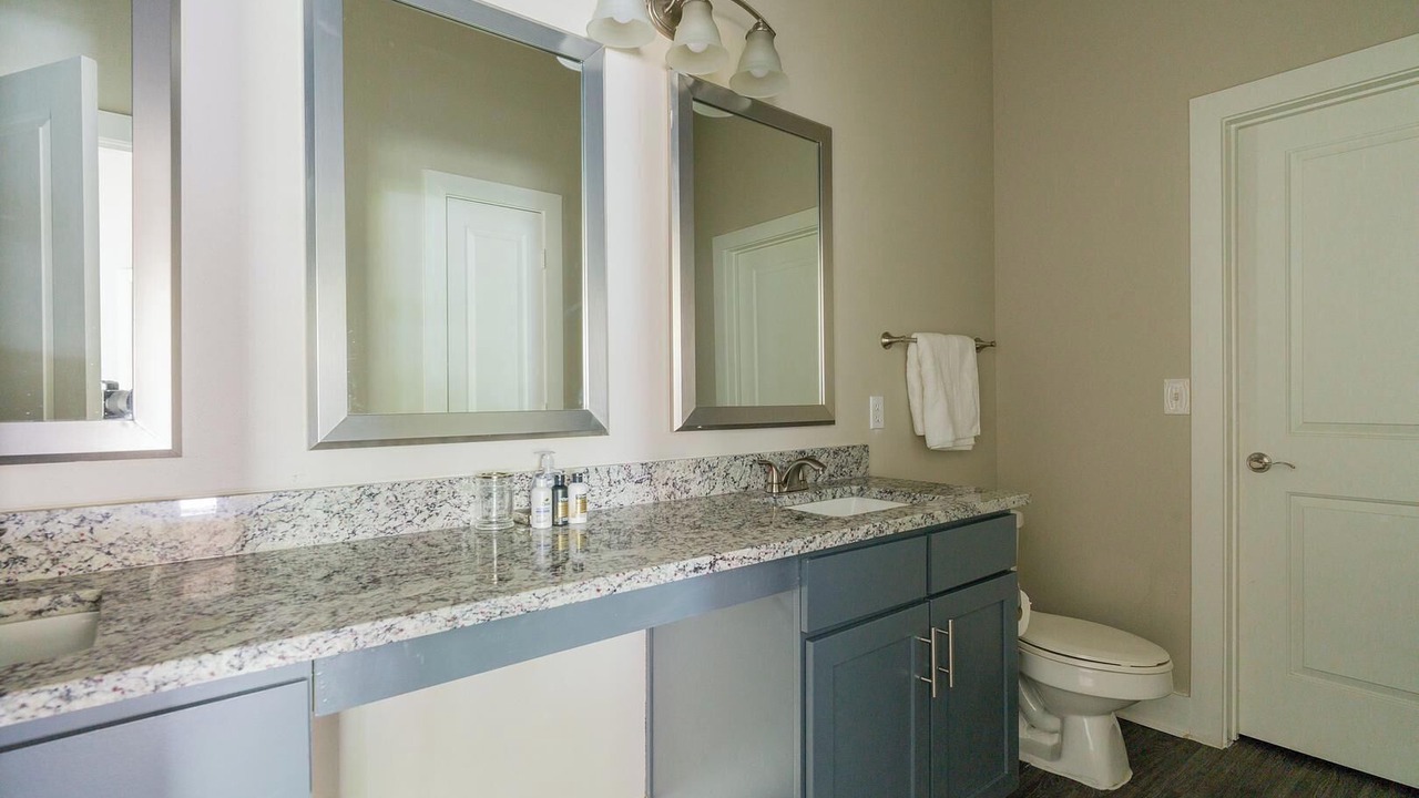 Photo of Bathroom in Nassau Bay