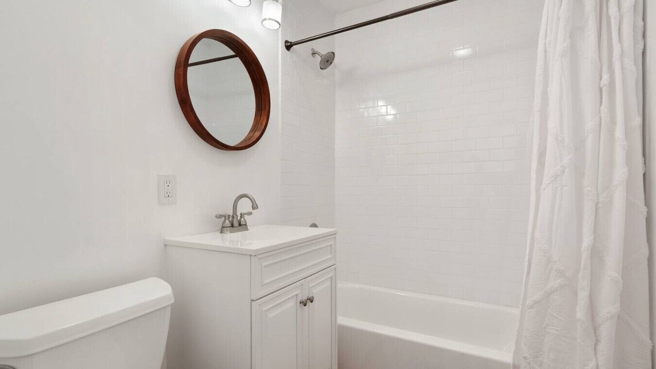 Photo of Bathroom in Central Carrollton Association