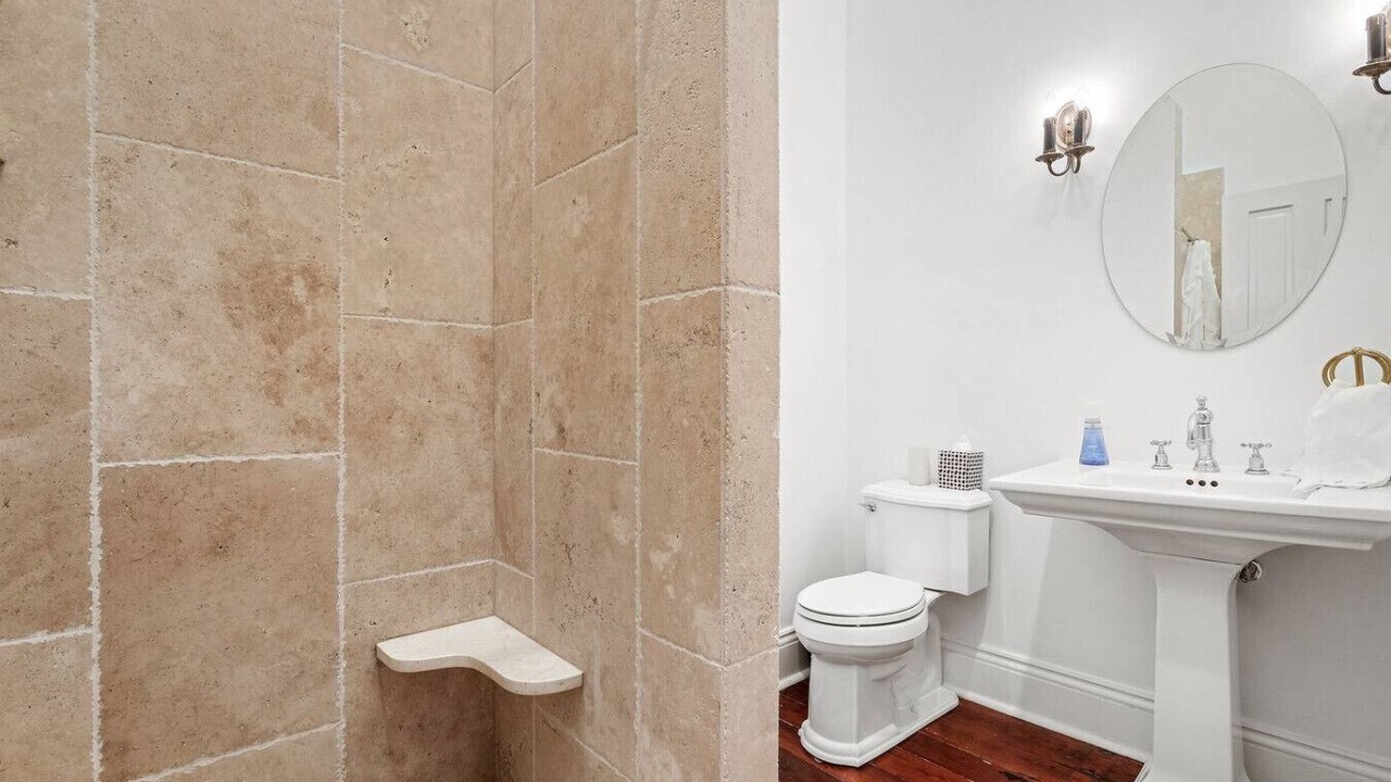 Photo of Bathroom in Central Carrollton Association