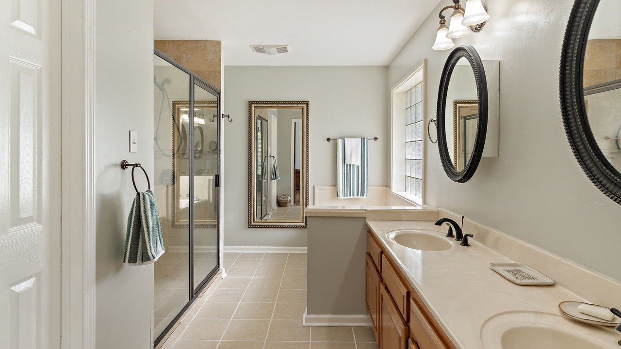 Photo of Bathroom in Diamondhead