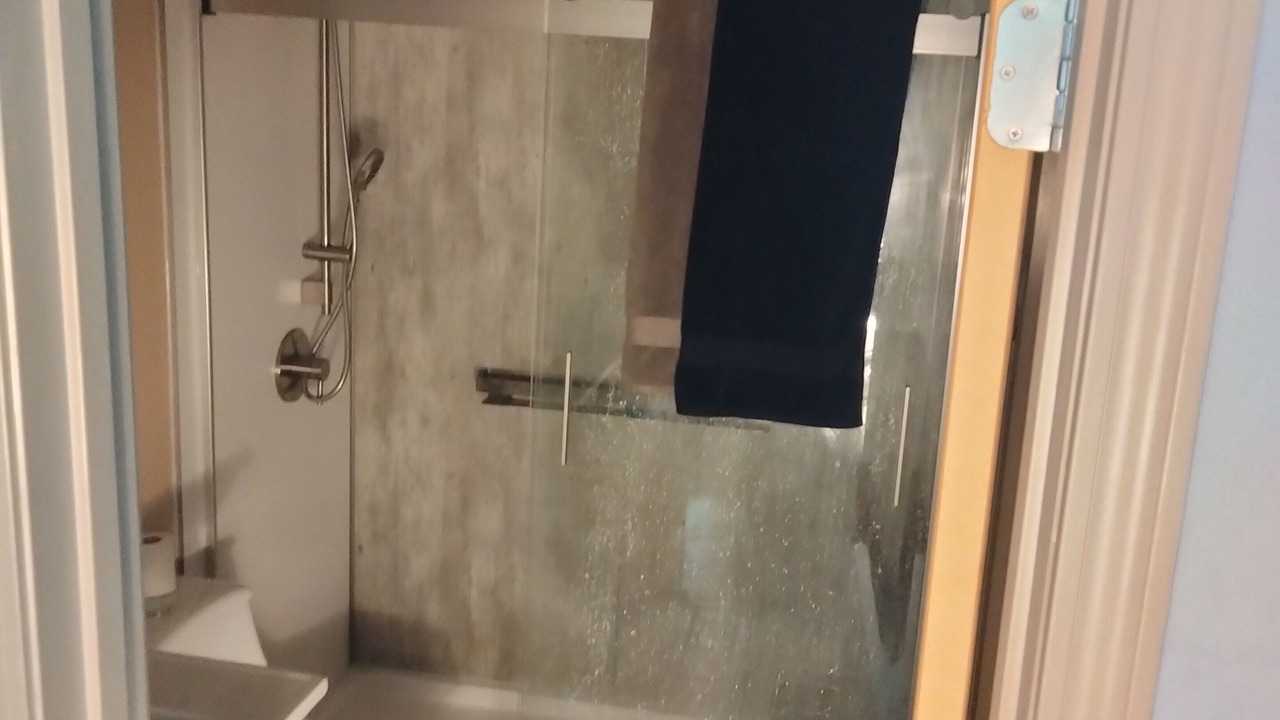 Photo of Bathroom in Marrero