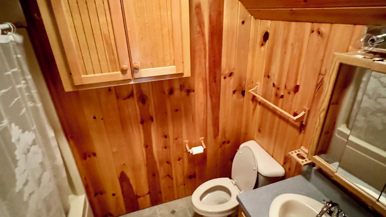 Photo of Bathroom in Mooringsport
