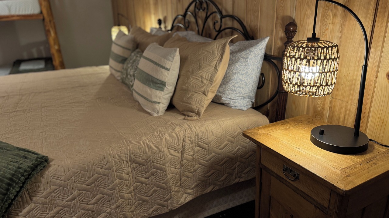 Photo of Bedroom in Mooringsport