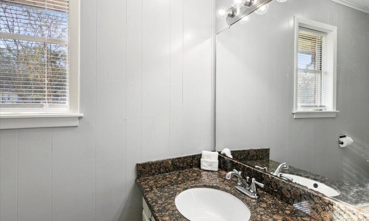 Photo of Bathroom in Port Neches