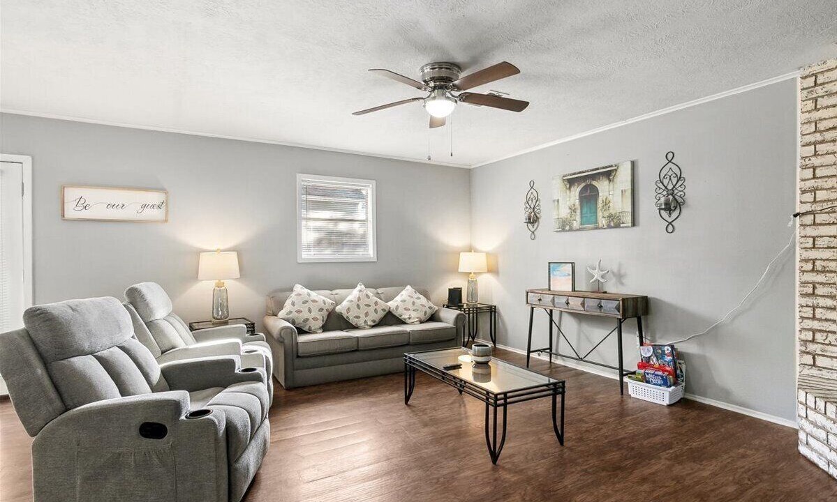 Photo of Livingroom in Port Neches