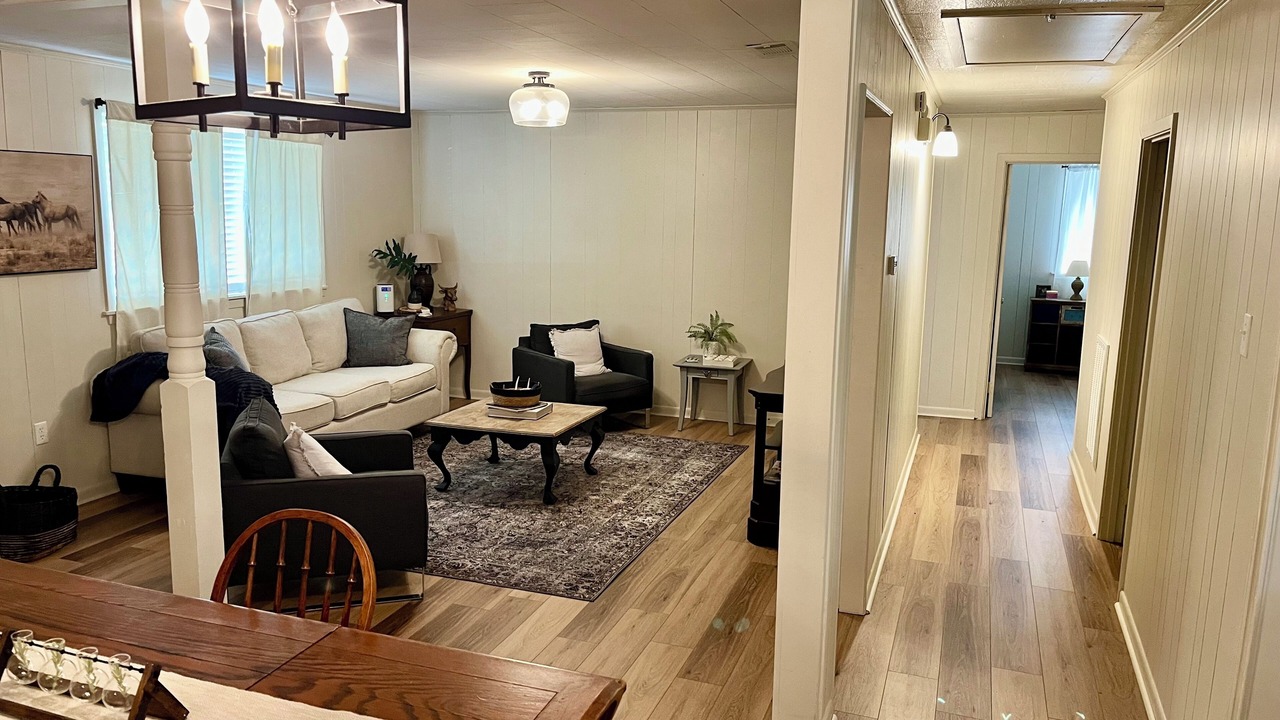 Photo of Livingroom in St. Francisville