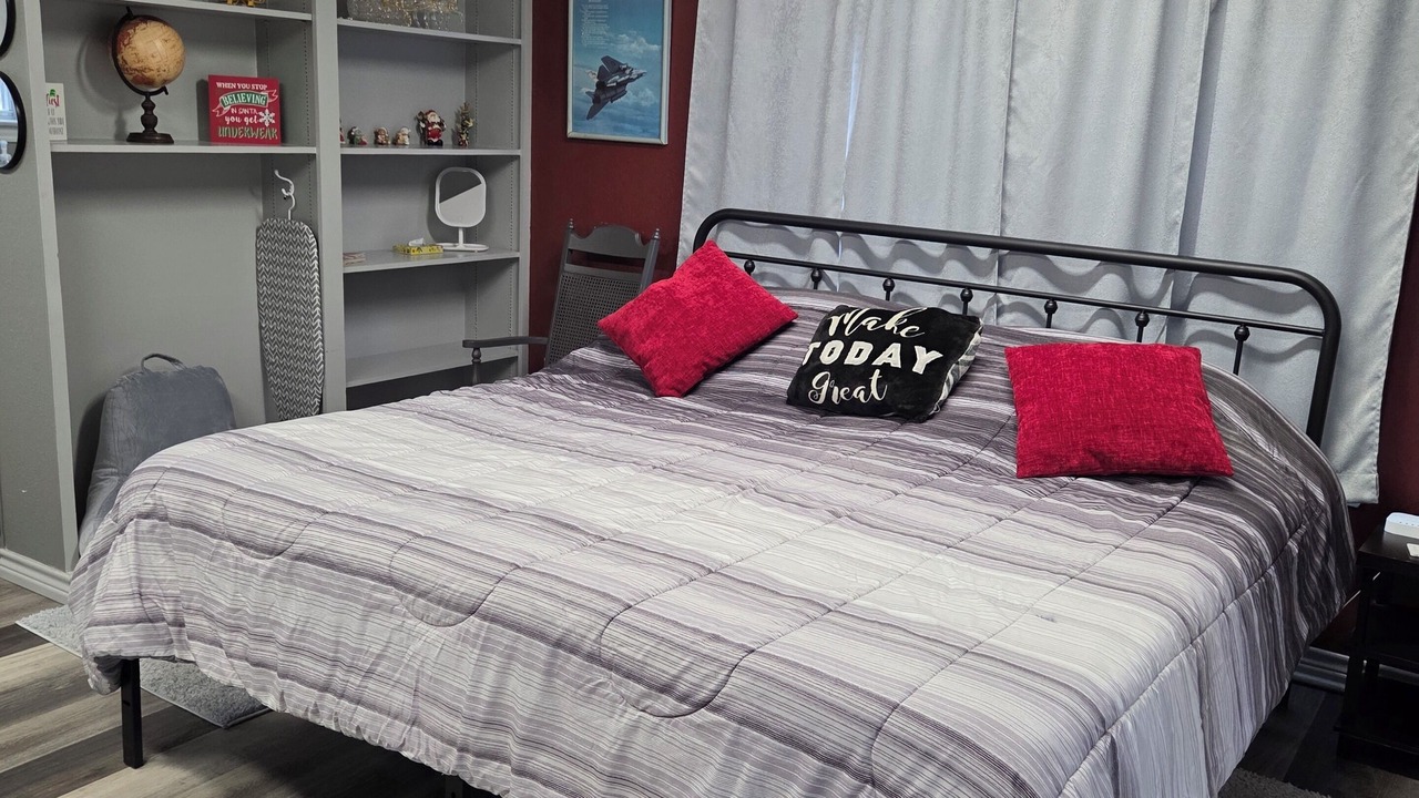 Photo of Bedroom in Mineola