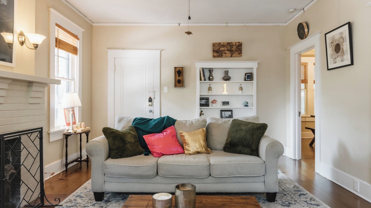Photo of Livingroom in West Campus