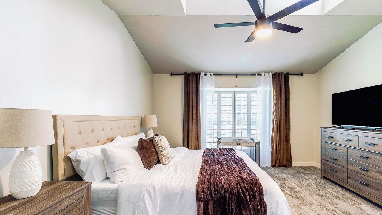 Photo of Bedroom in Lake Highlands