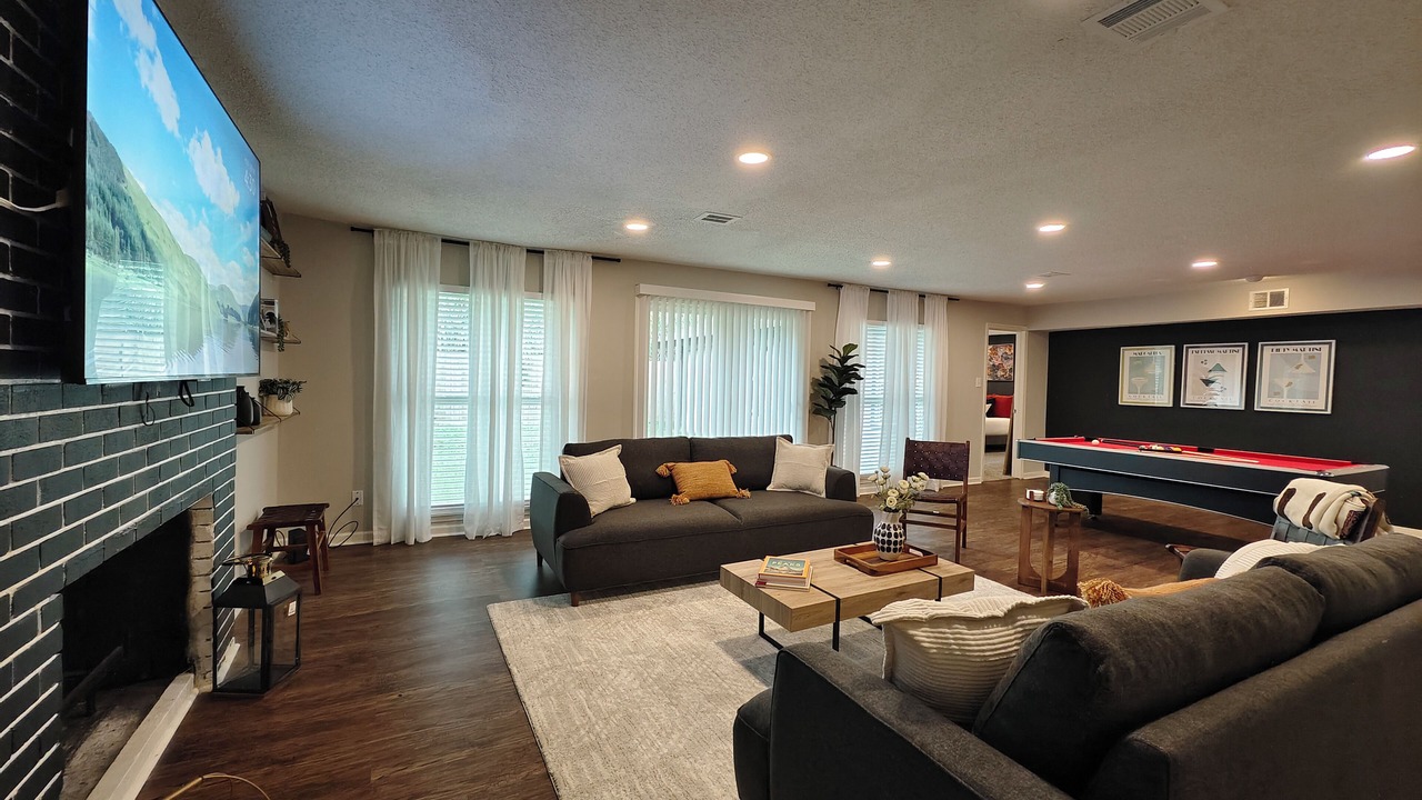 Photo of Livingroom in Foster Place