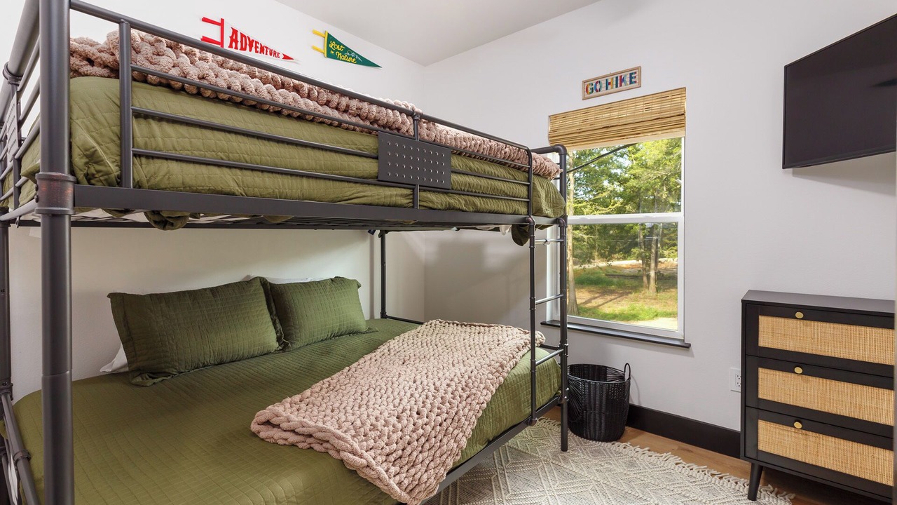Photo of Bedroom in Karnack