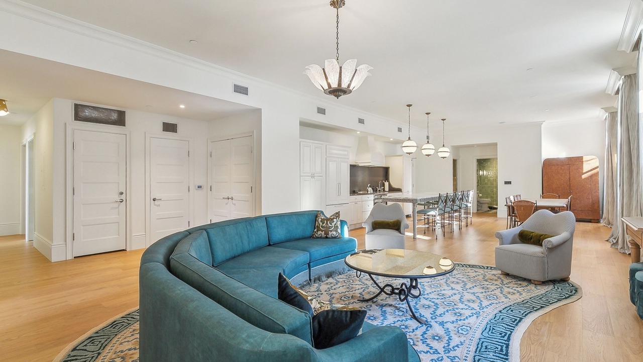 Photo of Livingroom in Central Business District