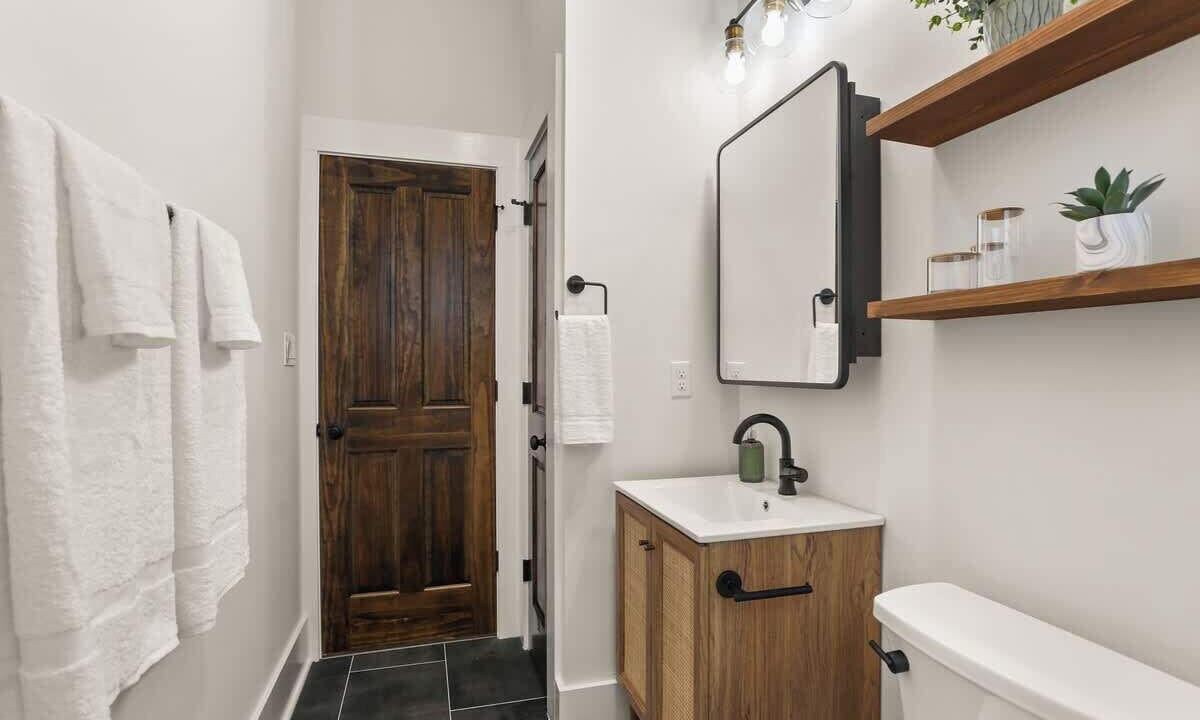 Photo of Bathroom in Uptown Historic District
