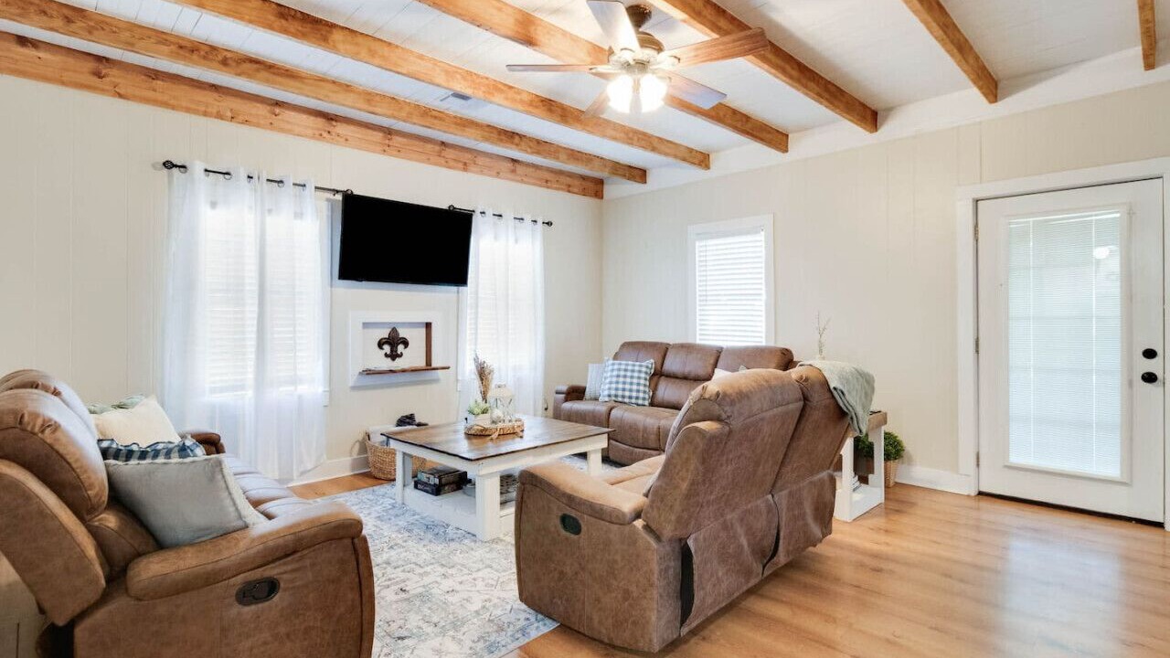 Photo of Livingroom in Milton