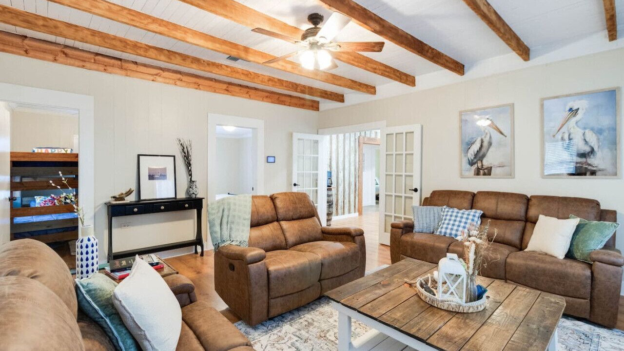Photo of Livingroom in Milton