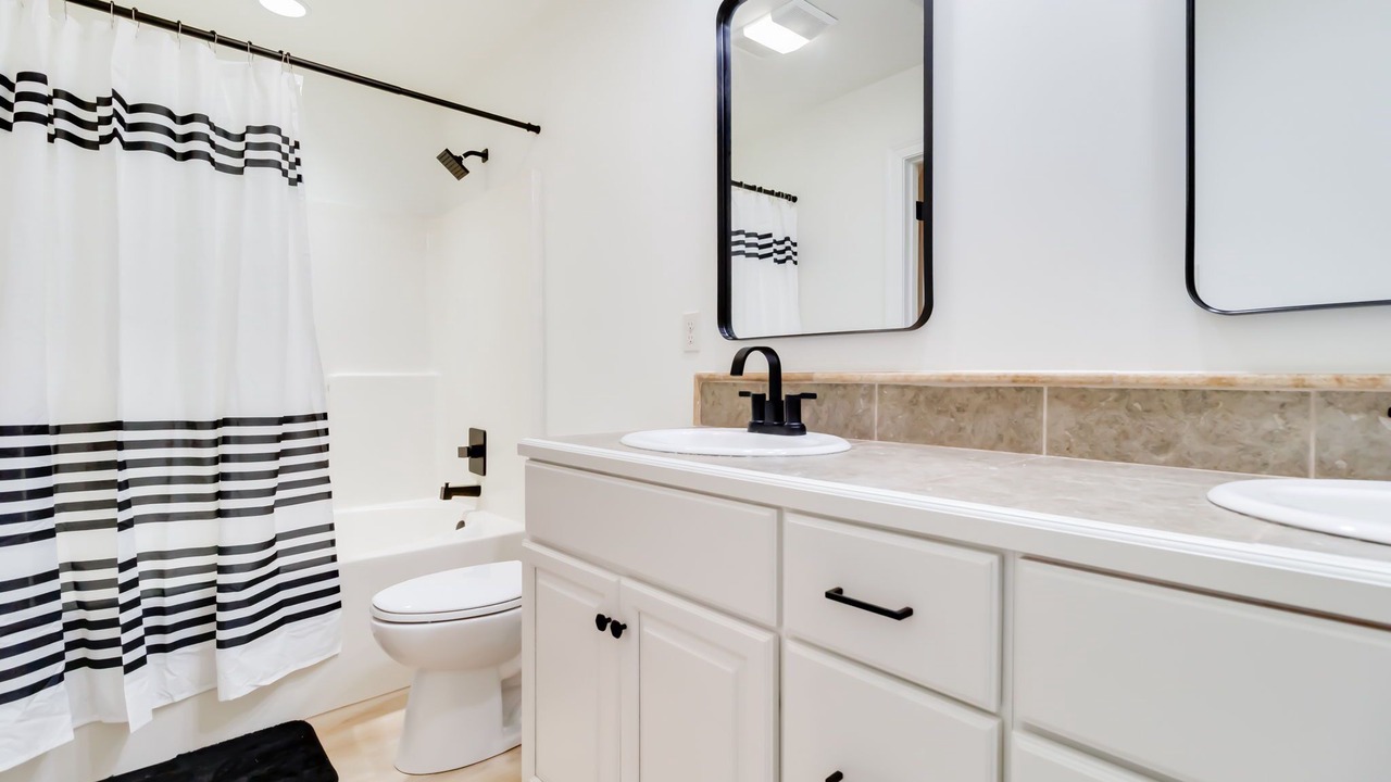 Photo of Bathroom in Abbeville