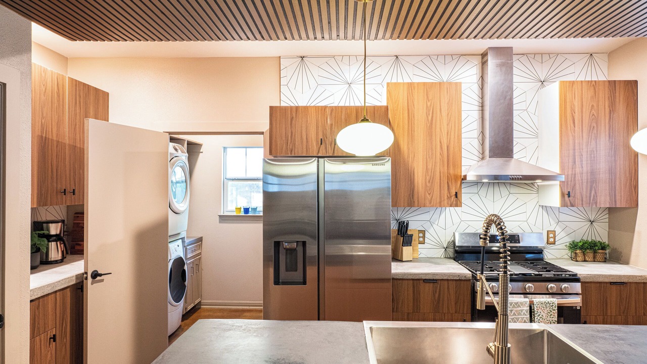 Photo of Kitchen in East Cesar Chavez