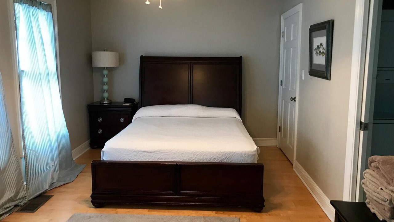Photo of Bedroom in New Aurora - English Turn