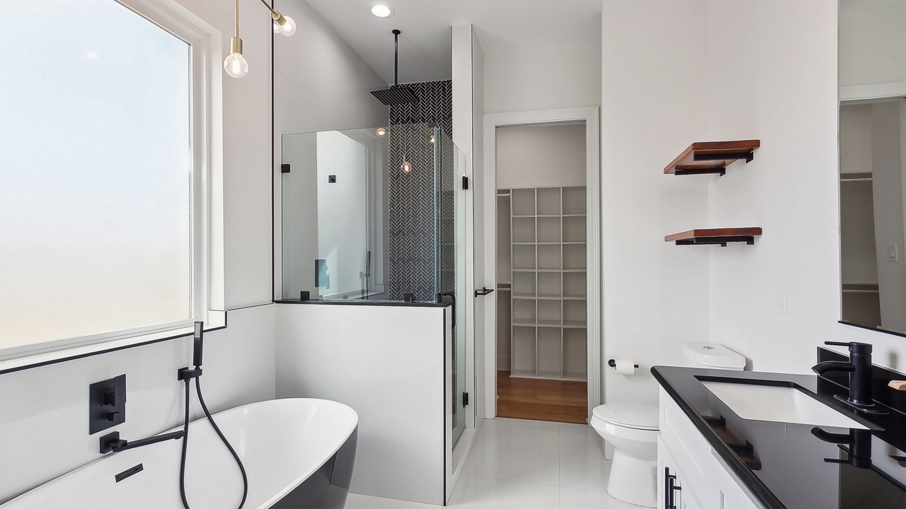 Photo of Bathroom in Arabi
