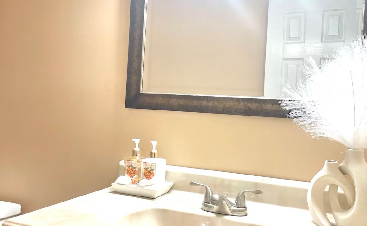 Photo of Bathroom in Tall Timbers - Brechtel