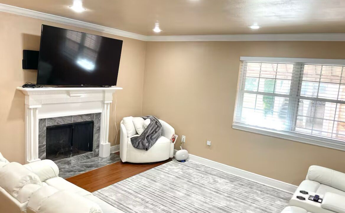Photo of Livingroom in Tall Timbers - Brechtel