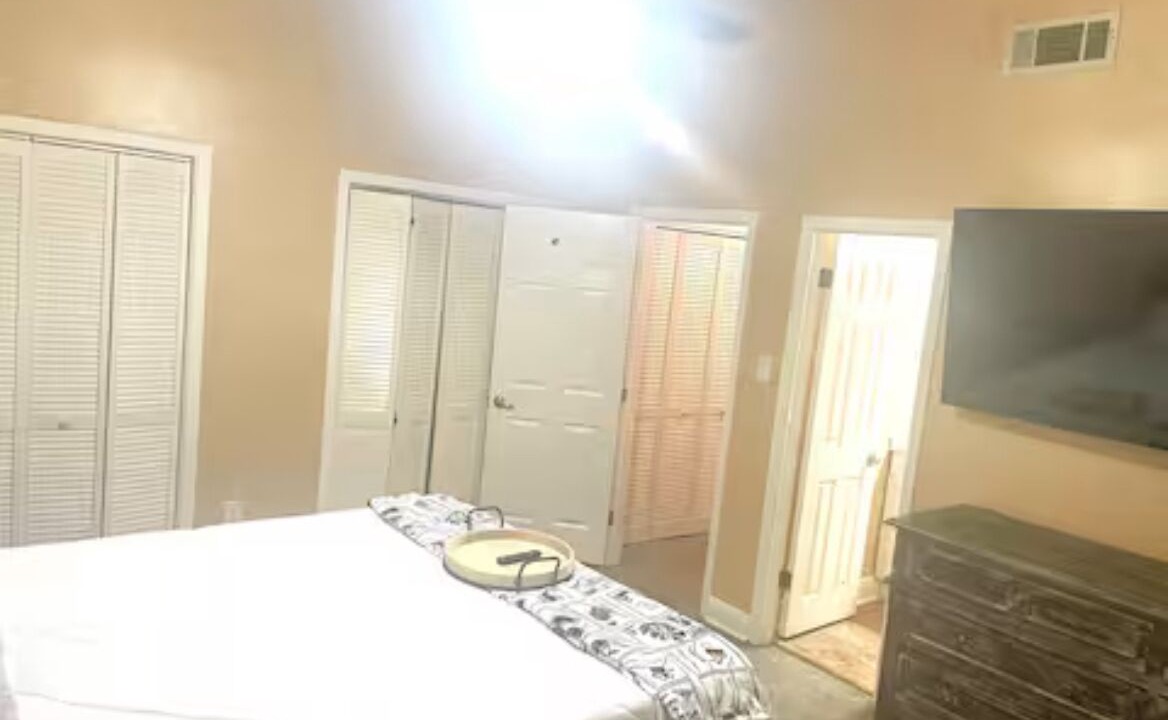 Photo of Bedroom in Tall Timbers - Brechtel