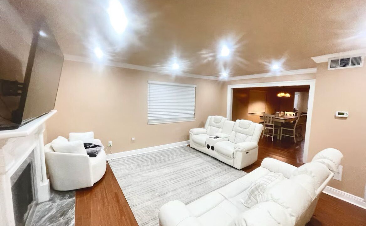 Photo of Livingroom in Tall Timbers - Brechtel