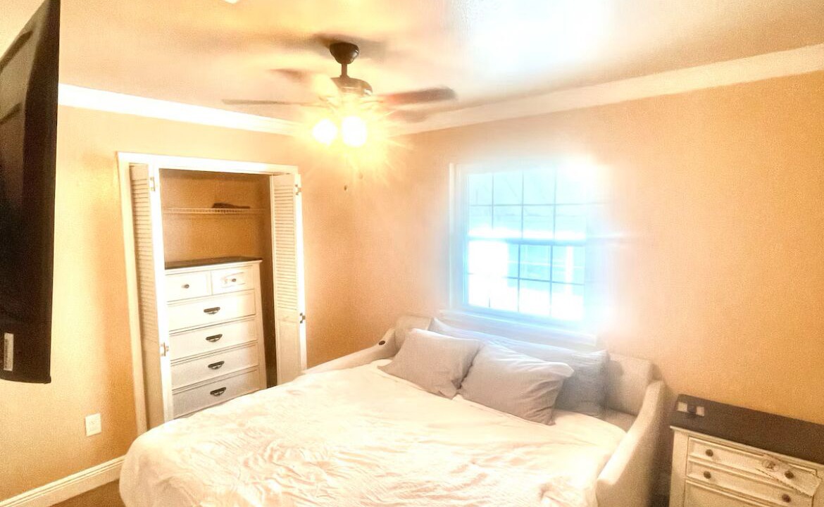 Photo of Bedroom in Tall Timbers - Brechtel