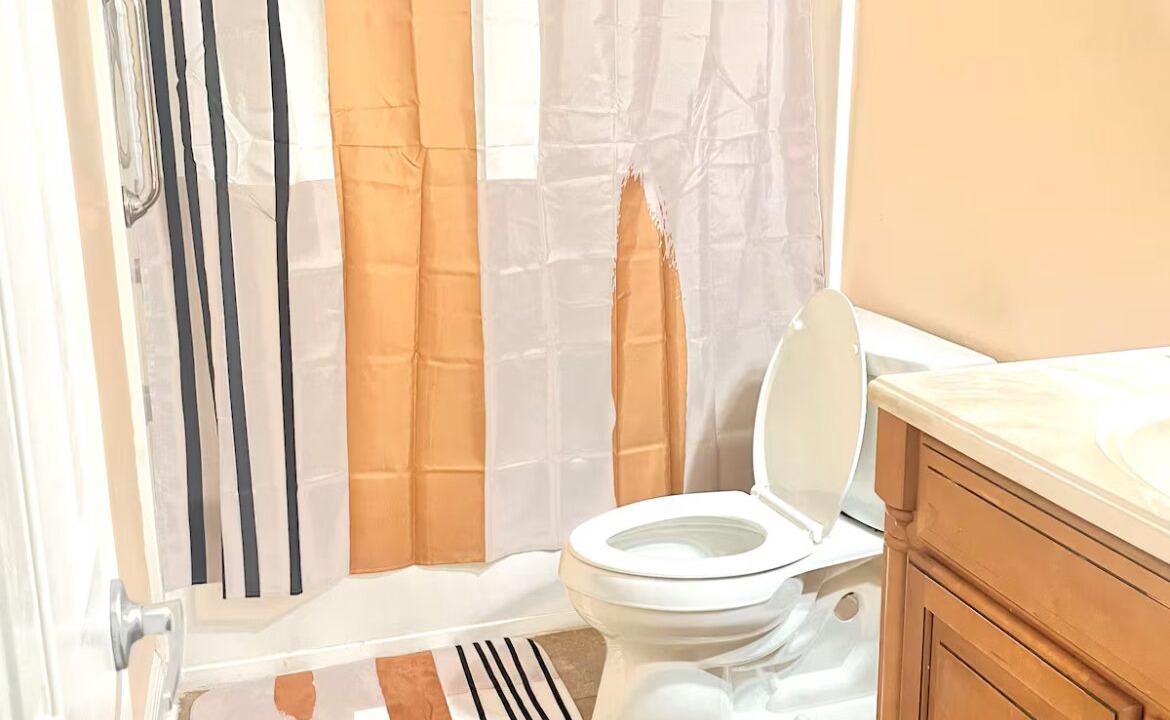 Photo of Bathroom in Tall Timbers - Brechtel