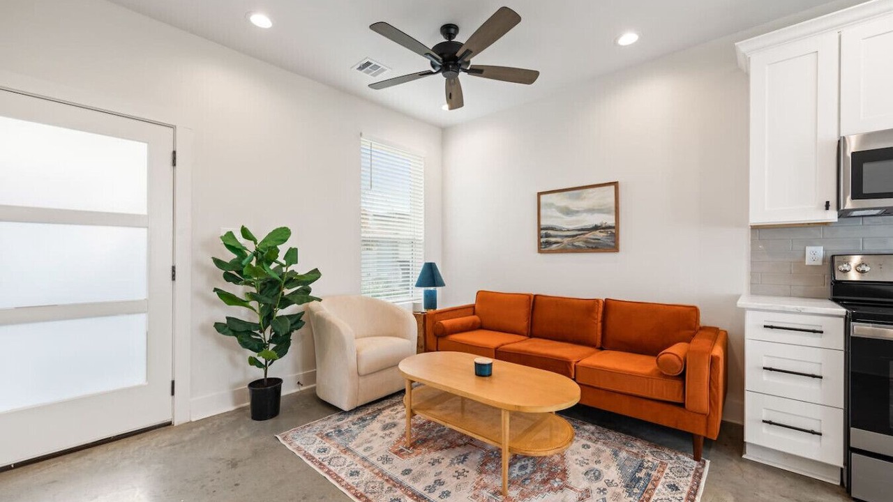 Photo of Livingroom in Lafayette