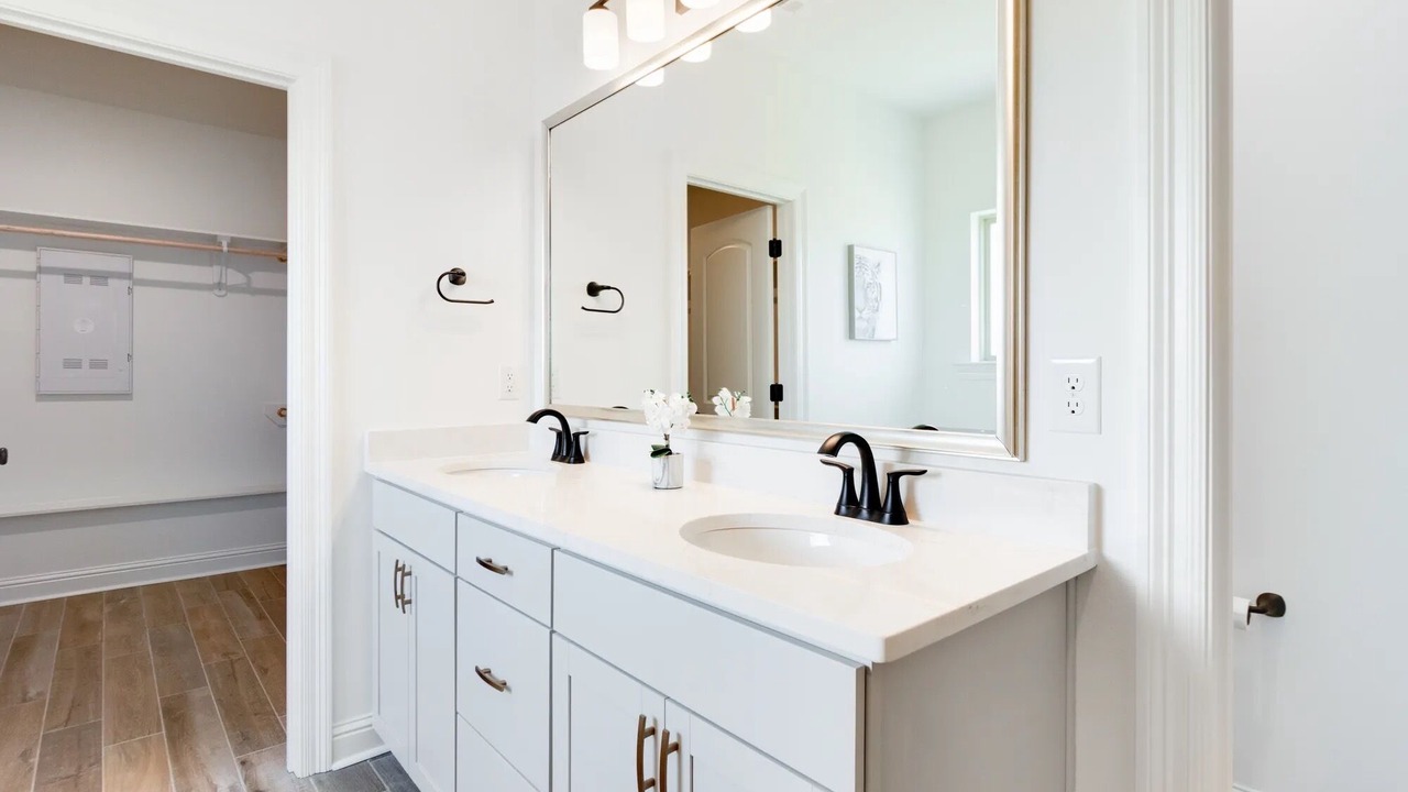 Photo of Bathroom in Gonzales