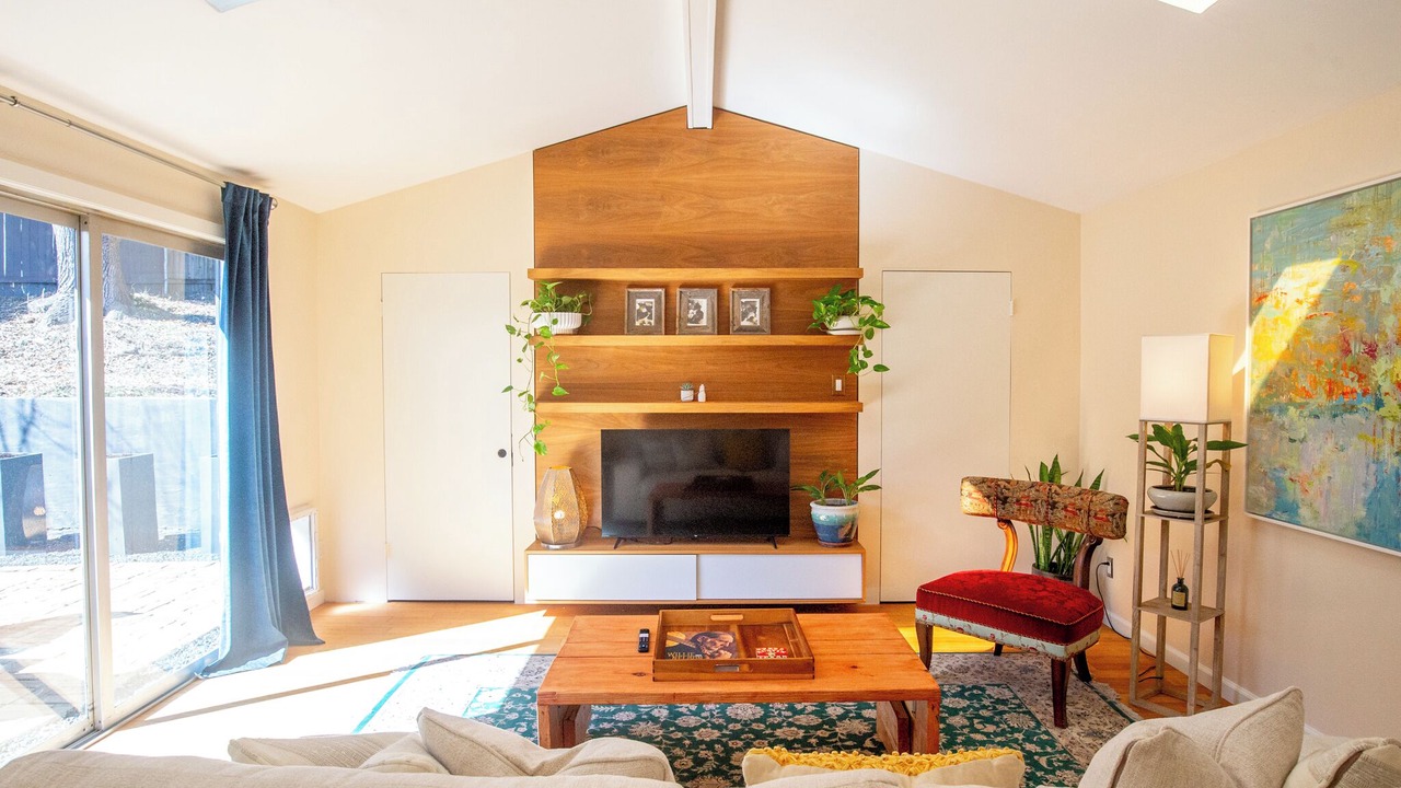 Photo of Livingroom in Dawson