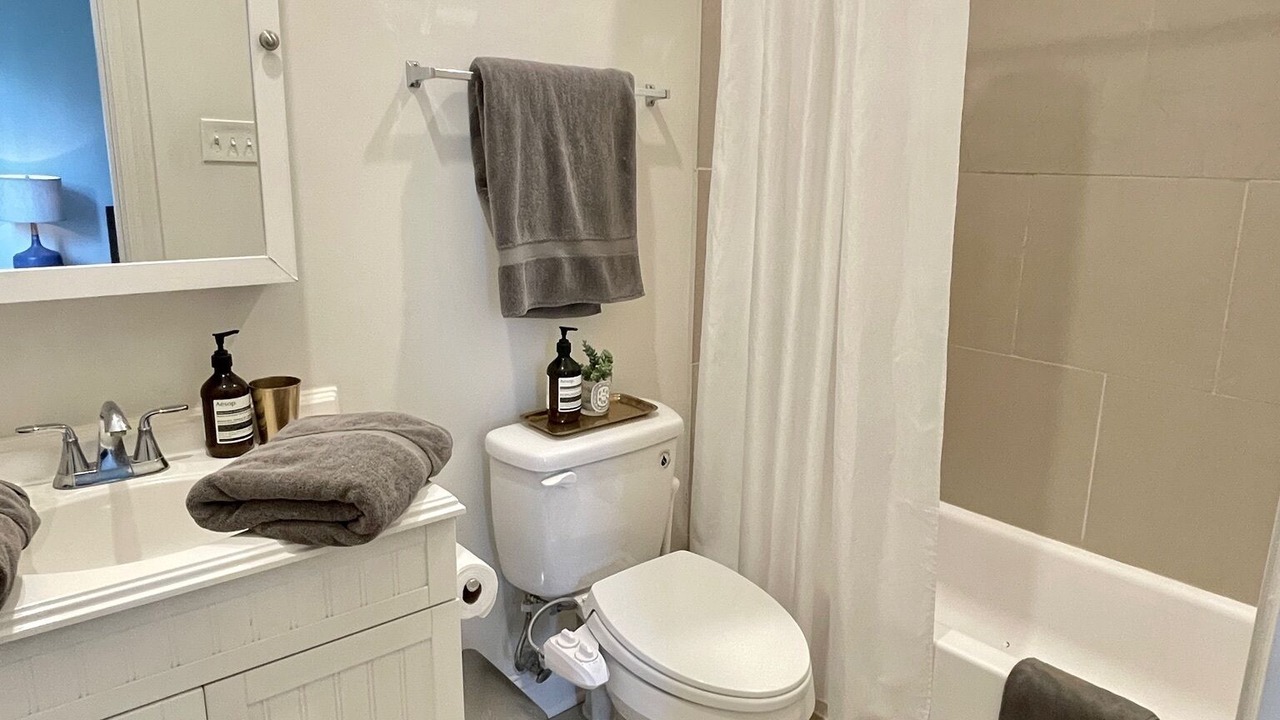 Photo of Bathroom in Audubon