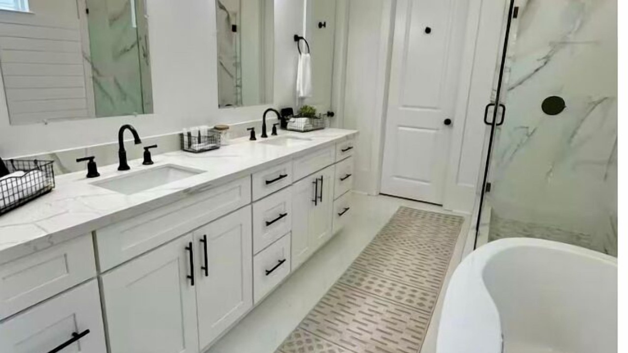 Photo of Bathroom in Maurepas