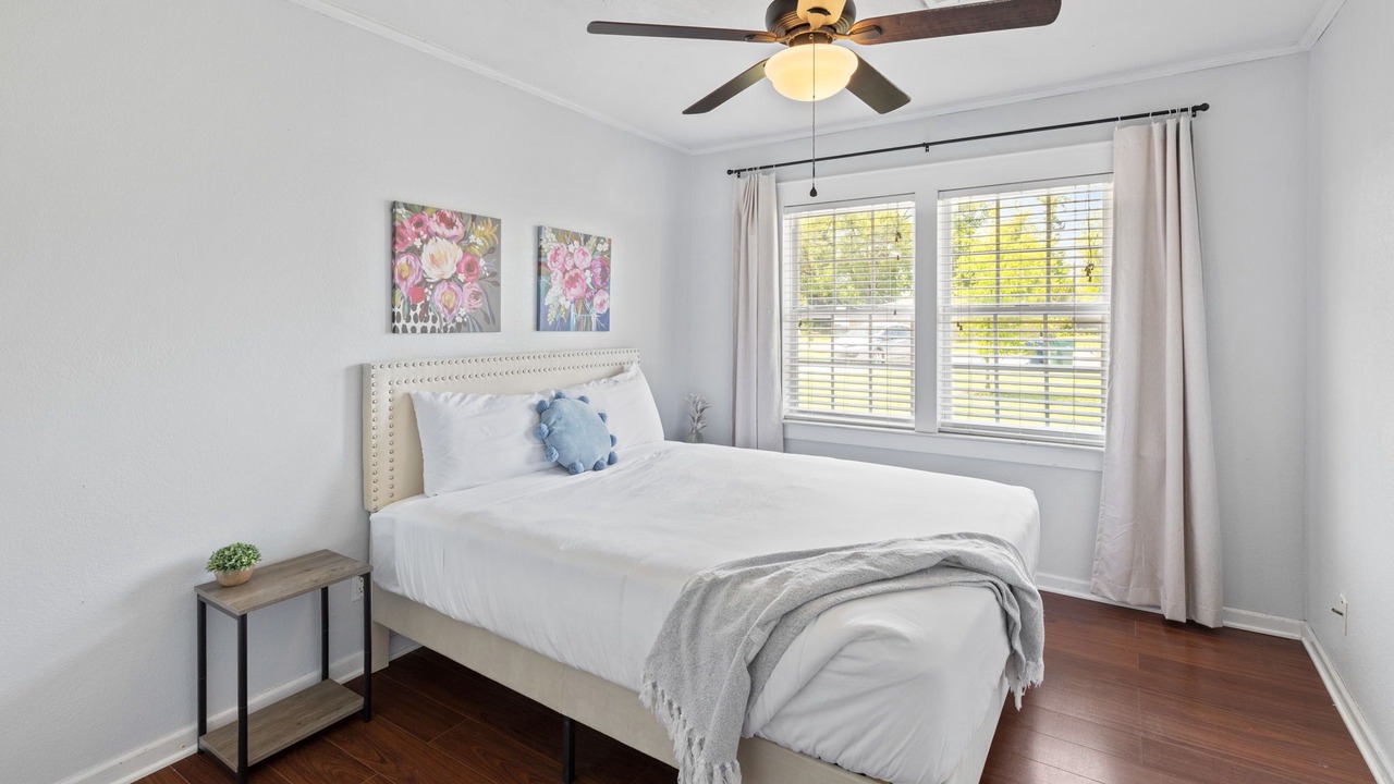 Photo of Bedroom in Sulphur