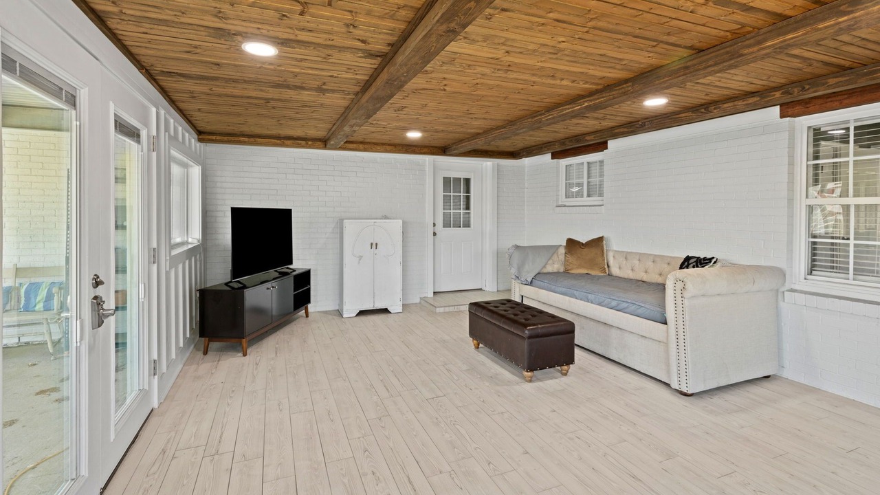 Photo of Livingroom in Sulphur