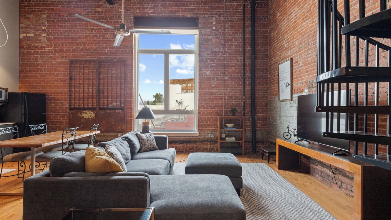 Photo of Livingroom in Downtown